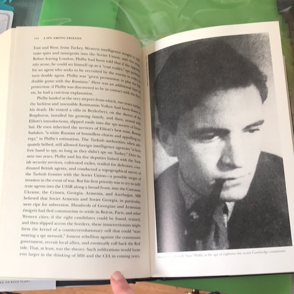 “A spy among friends” hardback novel book - Picture 12 of 15